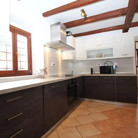 Vikendica Hadrian's By Interhome *